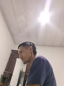 TuCanero23cm live cam on StripChat