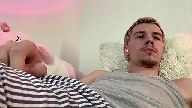 Jeremy1Scott live sex cam
