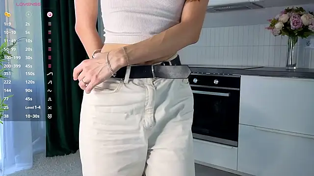 deloisedelemos (F young) - play with my belt