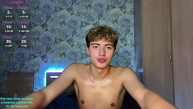 AlfredSweet live cam on StripChat