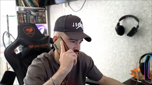 _Serious_Man webcam
