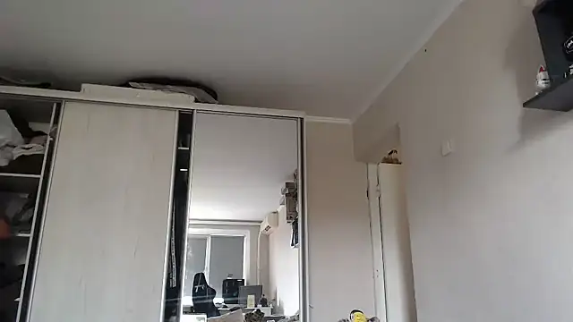 delightful_sofi webcam