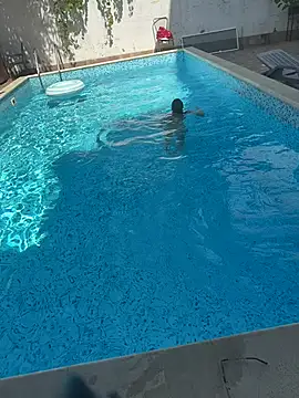 lisaelfy (F young) - Jump into the pool + swim completely 10m