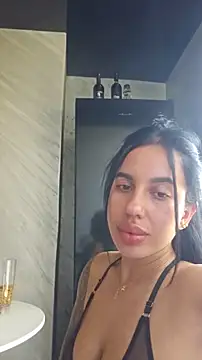 im-your-lovee webcam