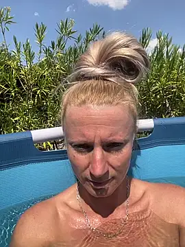 LaMadrina006 live cam on StripChat