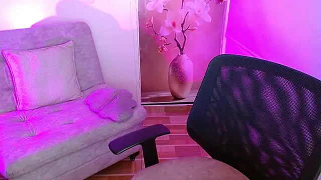 milfrousse's live room