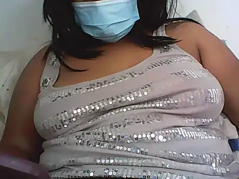 Artinah22 live cam on StripChat