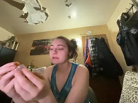 Snowbunnycake_131 webcam