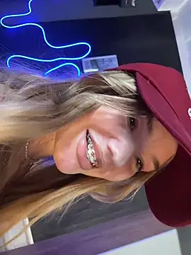 MilaMoone webcam