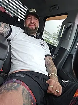 Beardedtattood Live Webcam on Stripchat