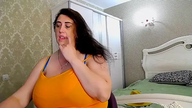Evelyn_Shy webcam