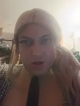 sissytrapdolly24 webcam