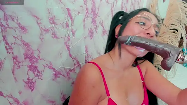 sweetyblowjob19_ live cam on StripChat
