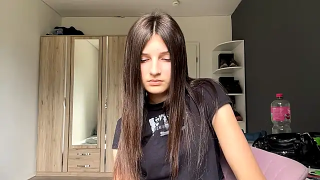 SpanishRooter live cam on StripChat