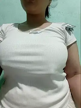 Shine_Mai live cam on StripChat