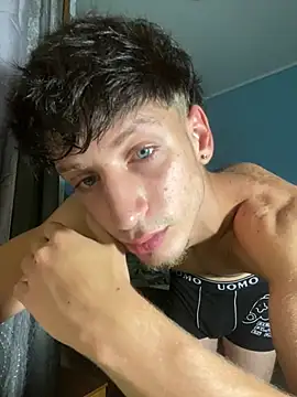Leonardo0606 Live Webcam on Stripchat
