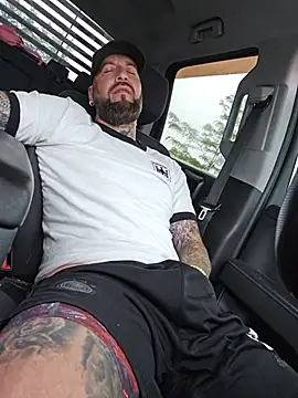 Beardedtattood webcam