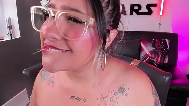 miss_danika webcam