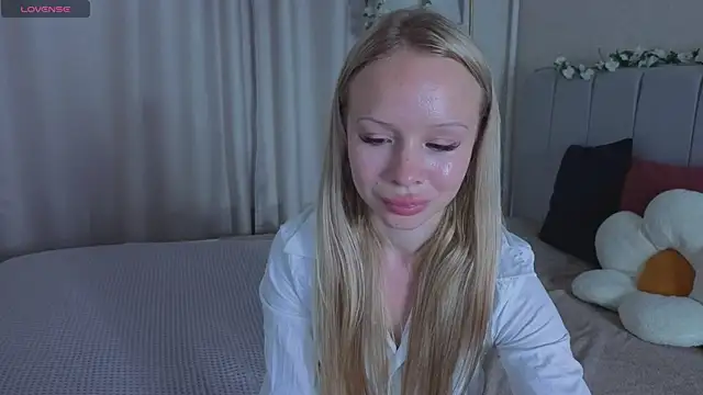 Milana_r0se webcam