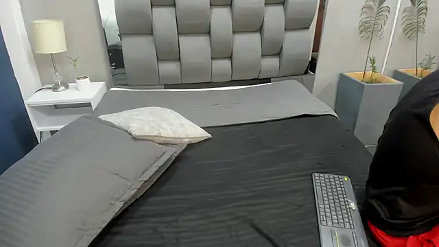 Charlie___Musk webcam