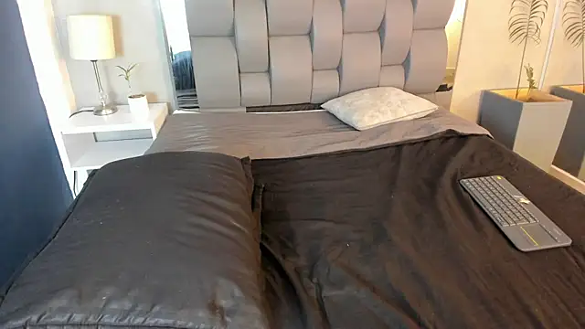 Charlie___Musk webcam