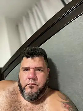 HotDominicanCum webcam