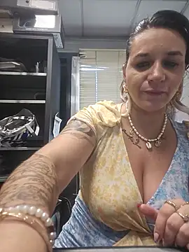 Micorazonheolmiangel23 live cam on StripChat