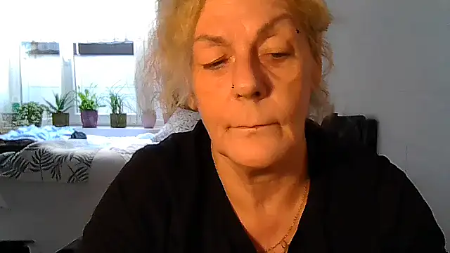 belgianshantie live cam on StripChat