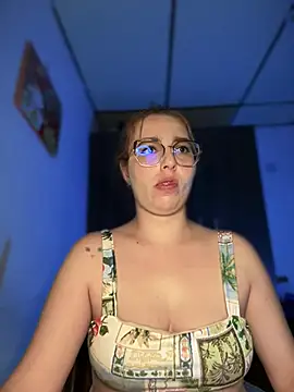 CoraVibes live cam on StripChat