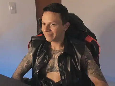 Masterdave7 live cam on StripChat