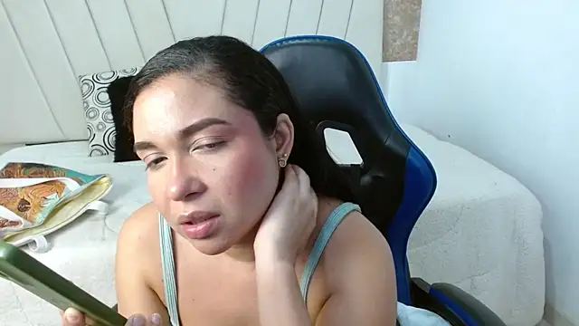 AliceSmity__ webcam