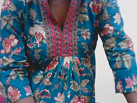 LovingPihu webcam