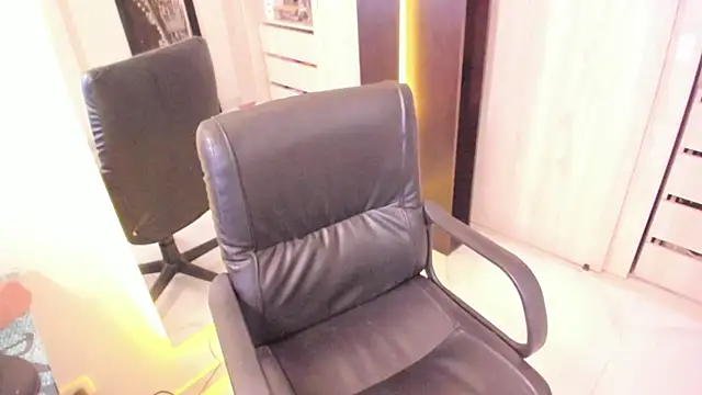 BellaFlaming webcam