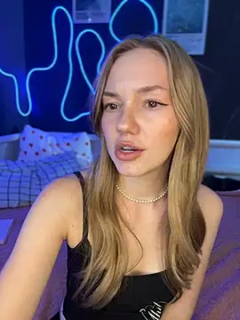 MilaMoone webcam