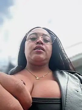 Mia_Risky-1 webcam