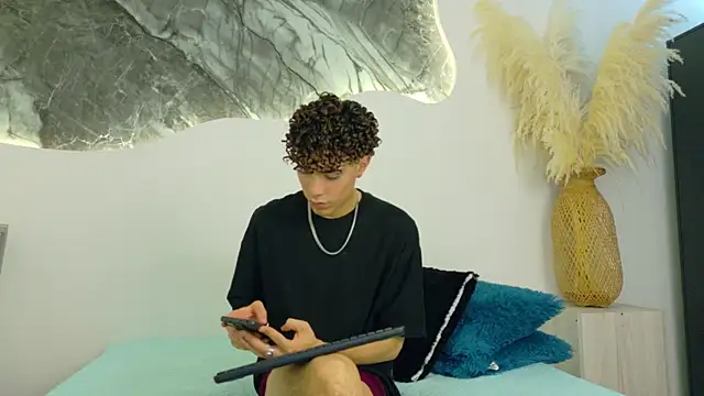 Monyel_Blake webcam