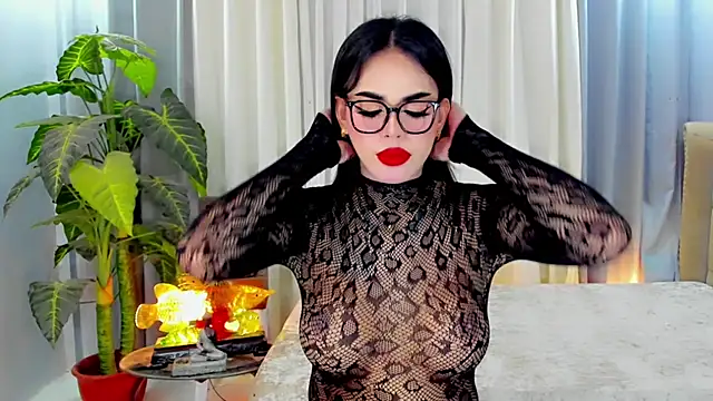 MochaliciousTransOnTop webcam