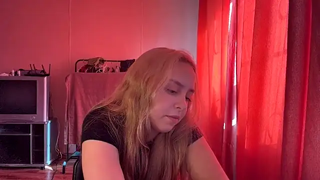 ZoraDearmon webcam
