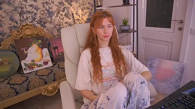 Nicol_Moonn webcam