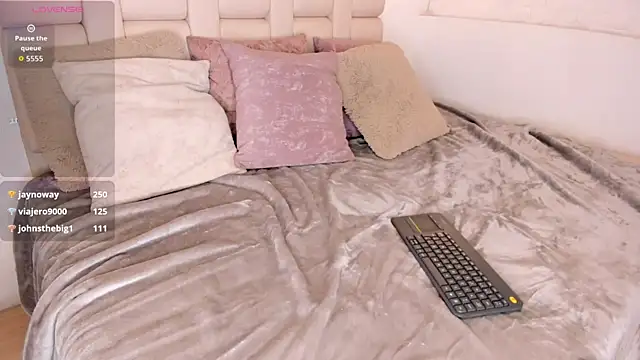 Ariia_Blaze webcam