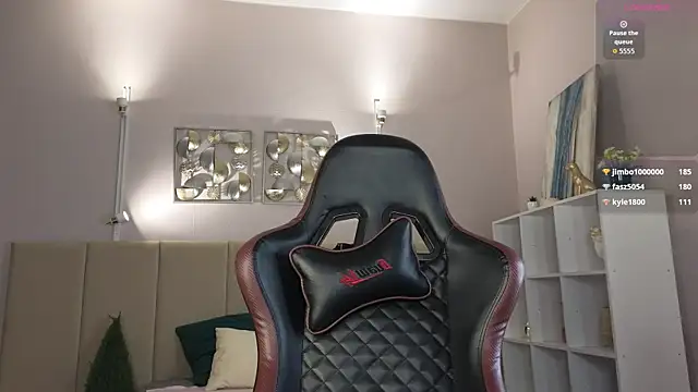 Mollybae4 live cam