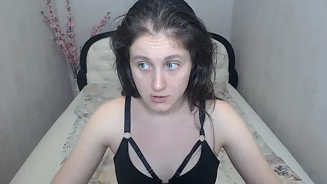 Holliy_Cooper webcam