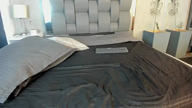 Charlie___Musk webcam