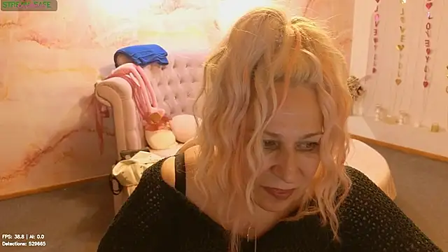 Penelope_Pinky webcam