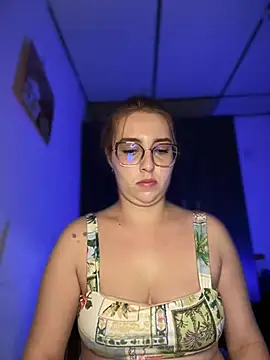 CoraVibes live cam on StripChat