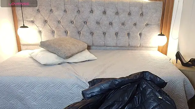 VictoriaLuxee_ webcam