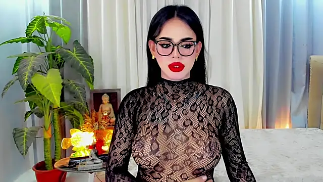 MochaliciousTransOnTop webcam