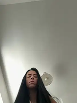 ElliemaiX webcam
