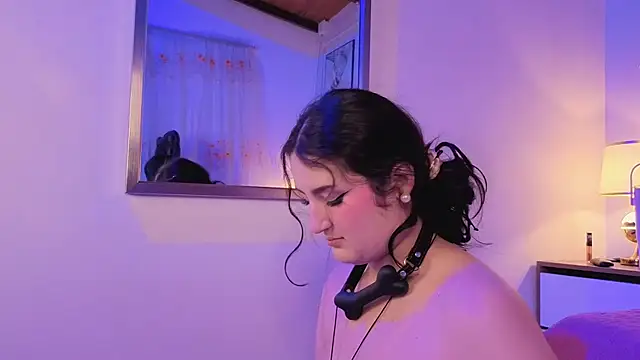 zoe_moon__ webcam