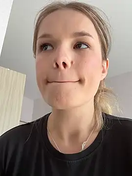 KimEvanss webcam